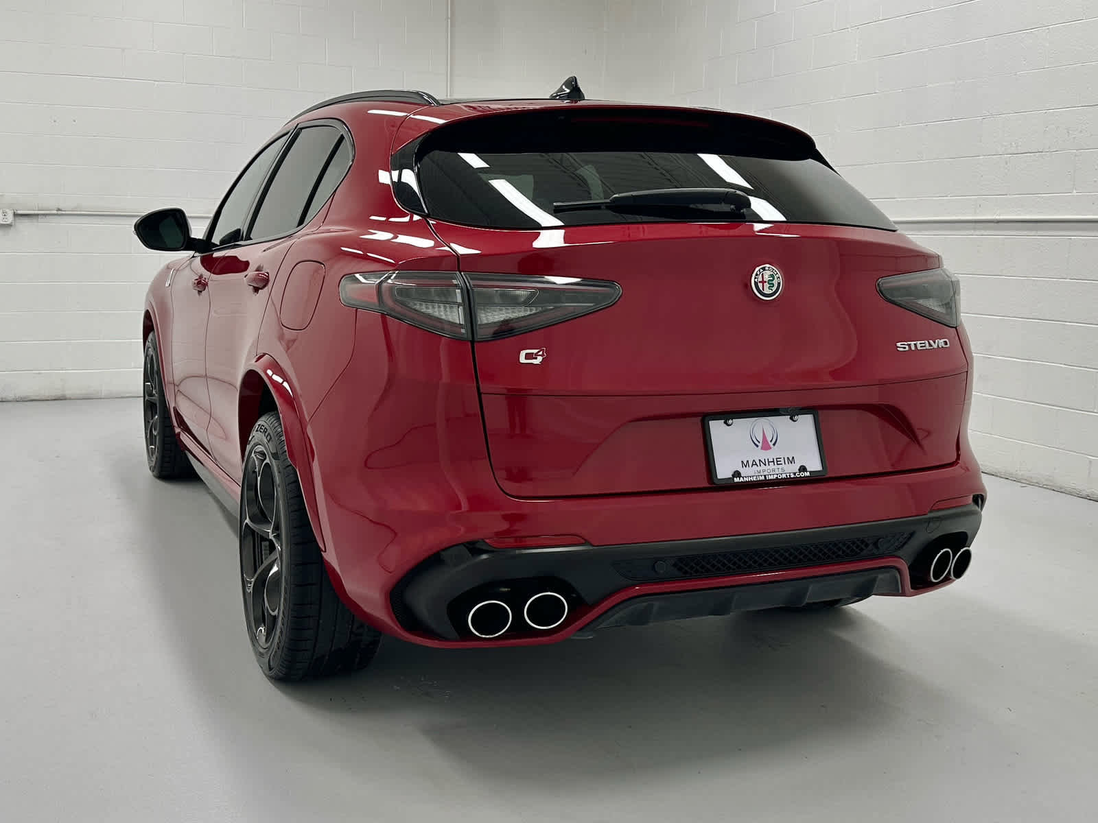 Used 2024 Alfa Romeo Stelvio Quadrifoglio w/ Active Assist Plus Package AWD/4WD image 8