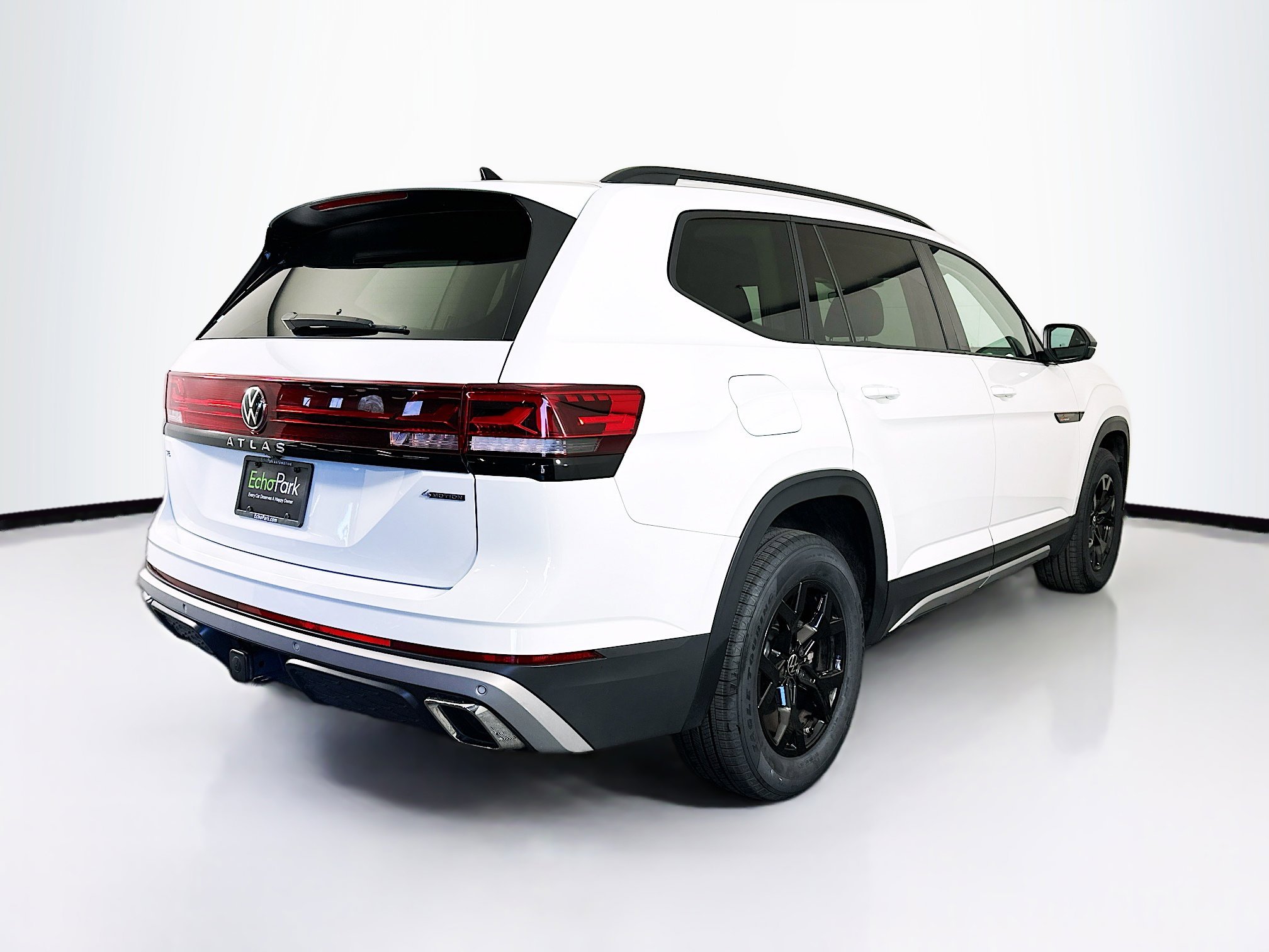 Used 2024 Volkswagen Atlas Peak Edition SE image 9