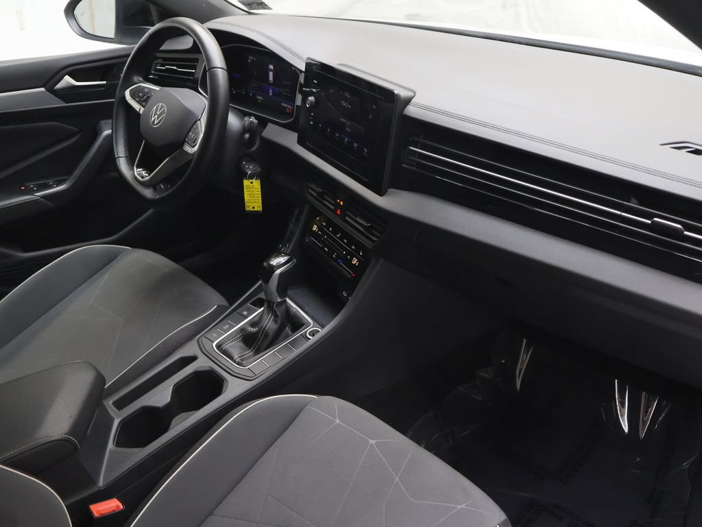 Used 2025 Volkswagen Jetta Sport FWD image 10