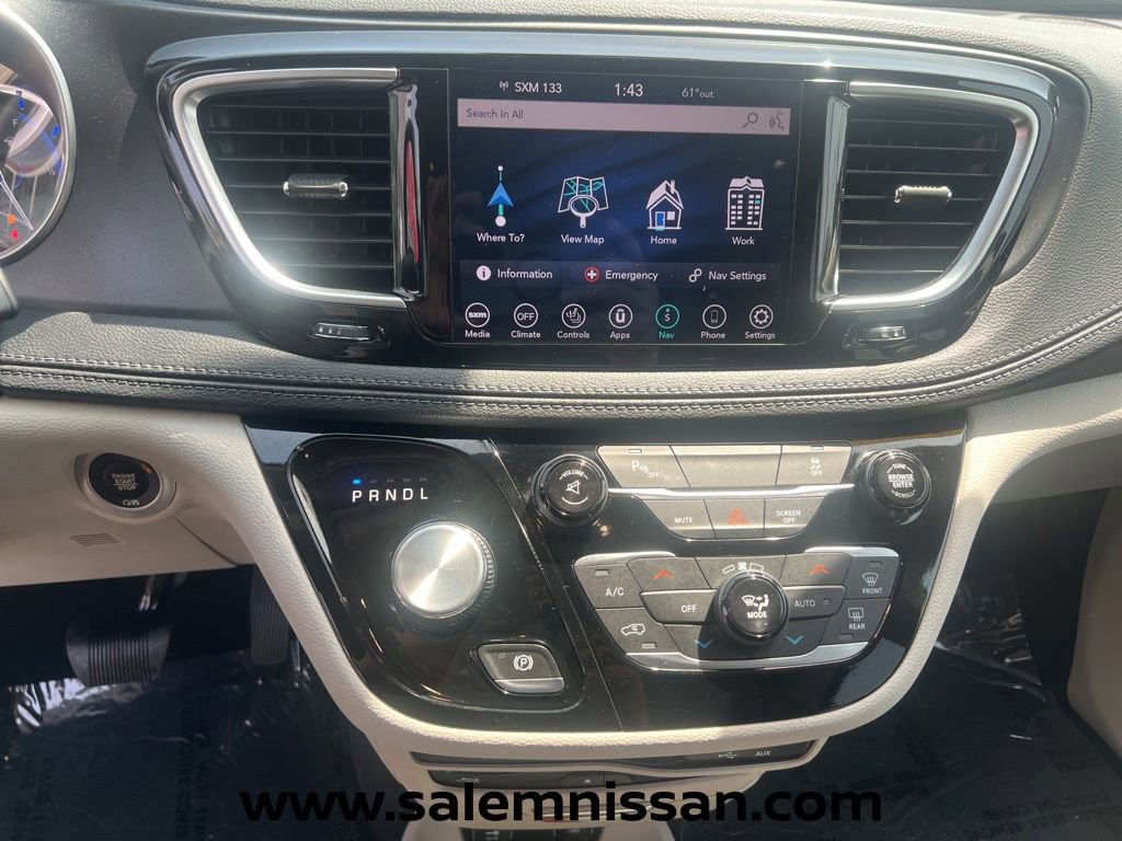 Used 2020 Chrysler Pacifica Limited FWD image 12