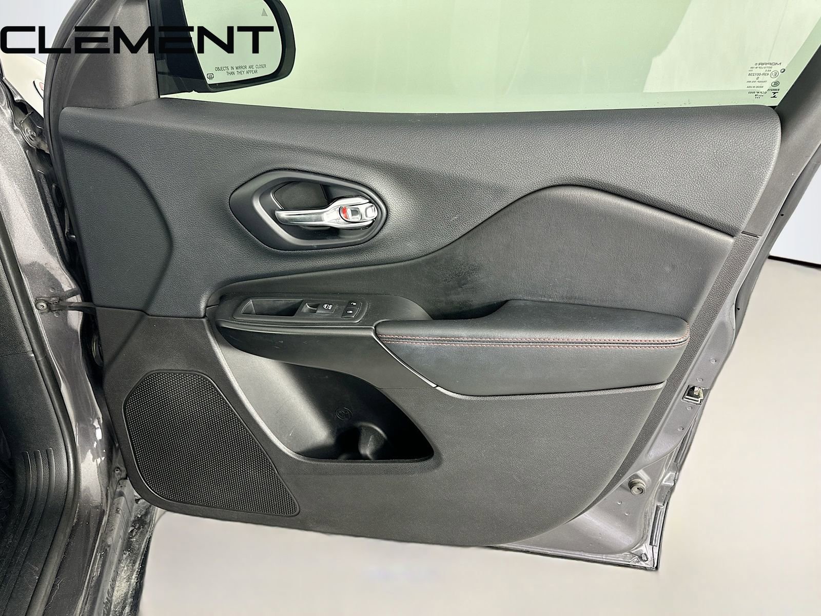 Used 2019 Jeep Cherokee Trailhawk w/ Cold Weather Group image 35