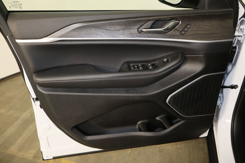 New 2026 Jeep Grand Cherokee L Limited image 22