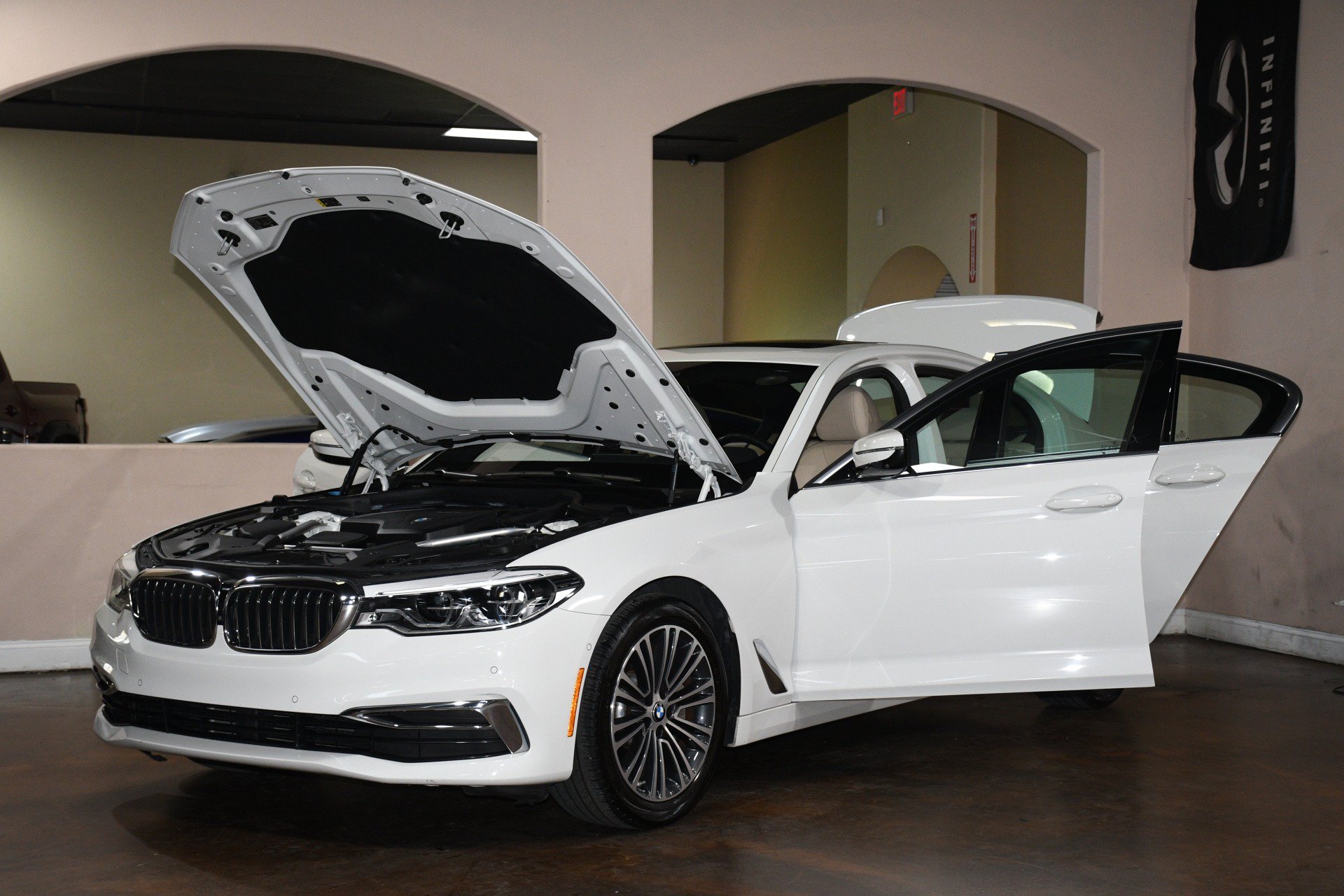 Used 2020 BMW 530i w/ Premium Package RWD image 90