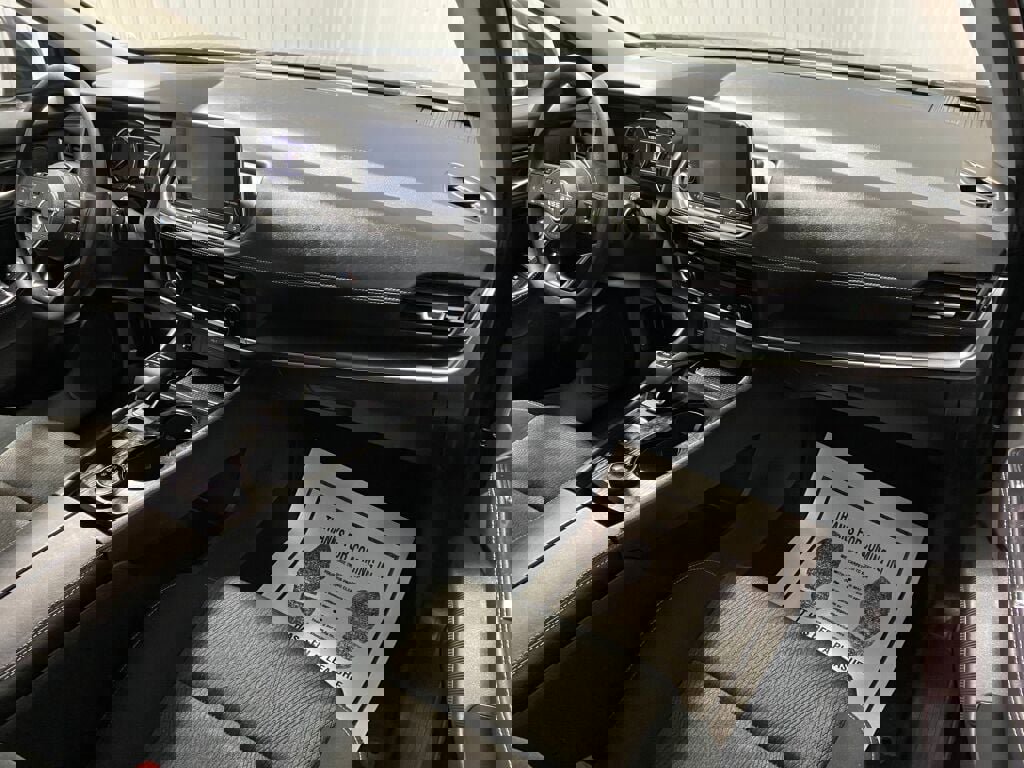 Used 2024 Nissan Rogue SV image 7