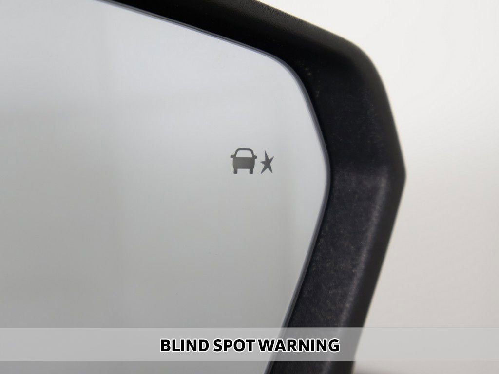 Used 2020 Chevrolet Equinox LT w/ Sport Edition image 4