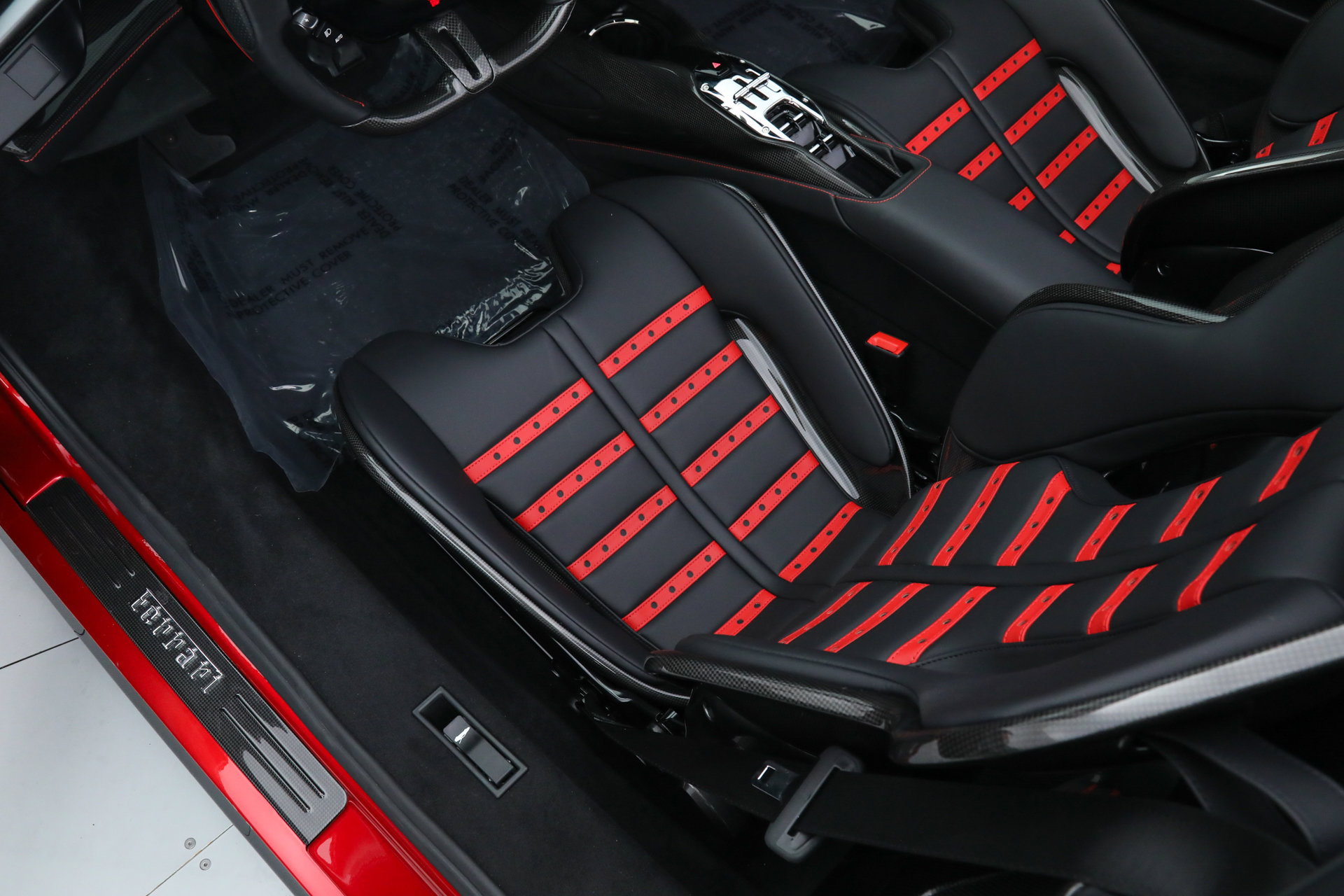 Used 2025 Ferrari SF90 Spider image 29