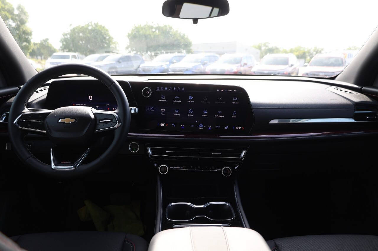 Used 2025 Chevrolet Traverse Z71 AWD/4WD image 13
