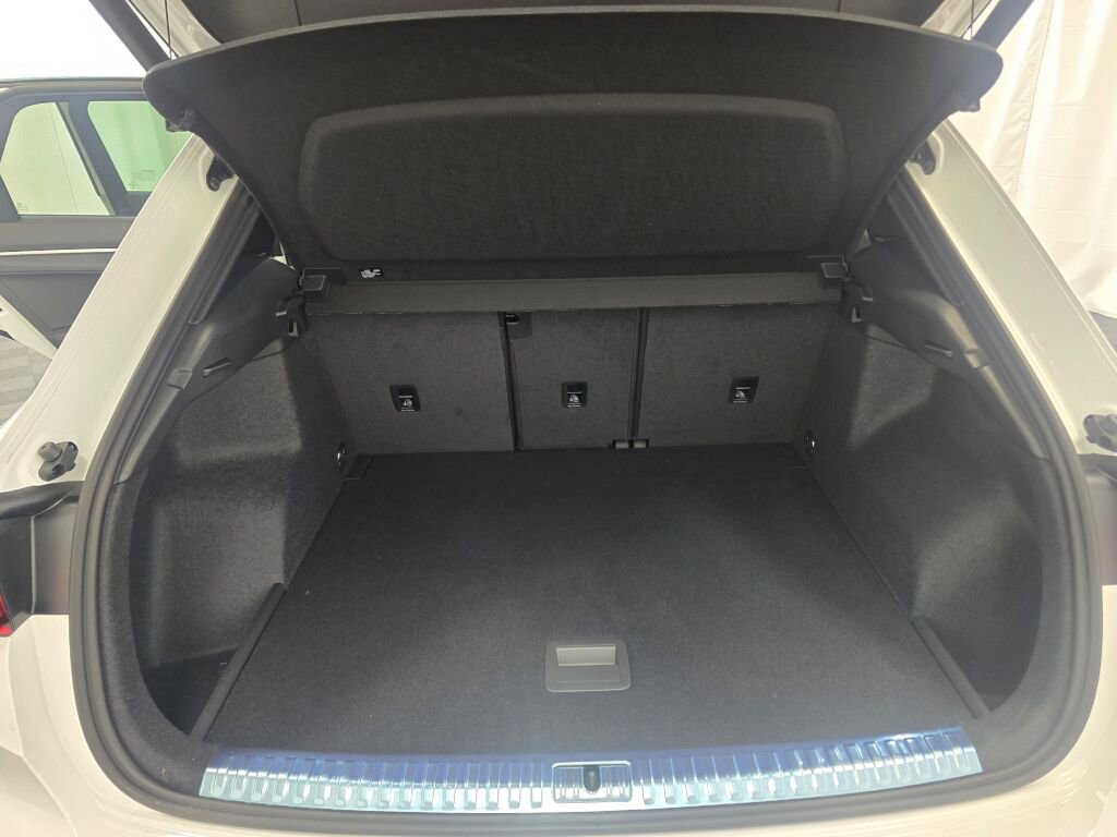 New 2025 Audi Q3 2.0T Premium image 11