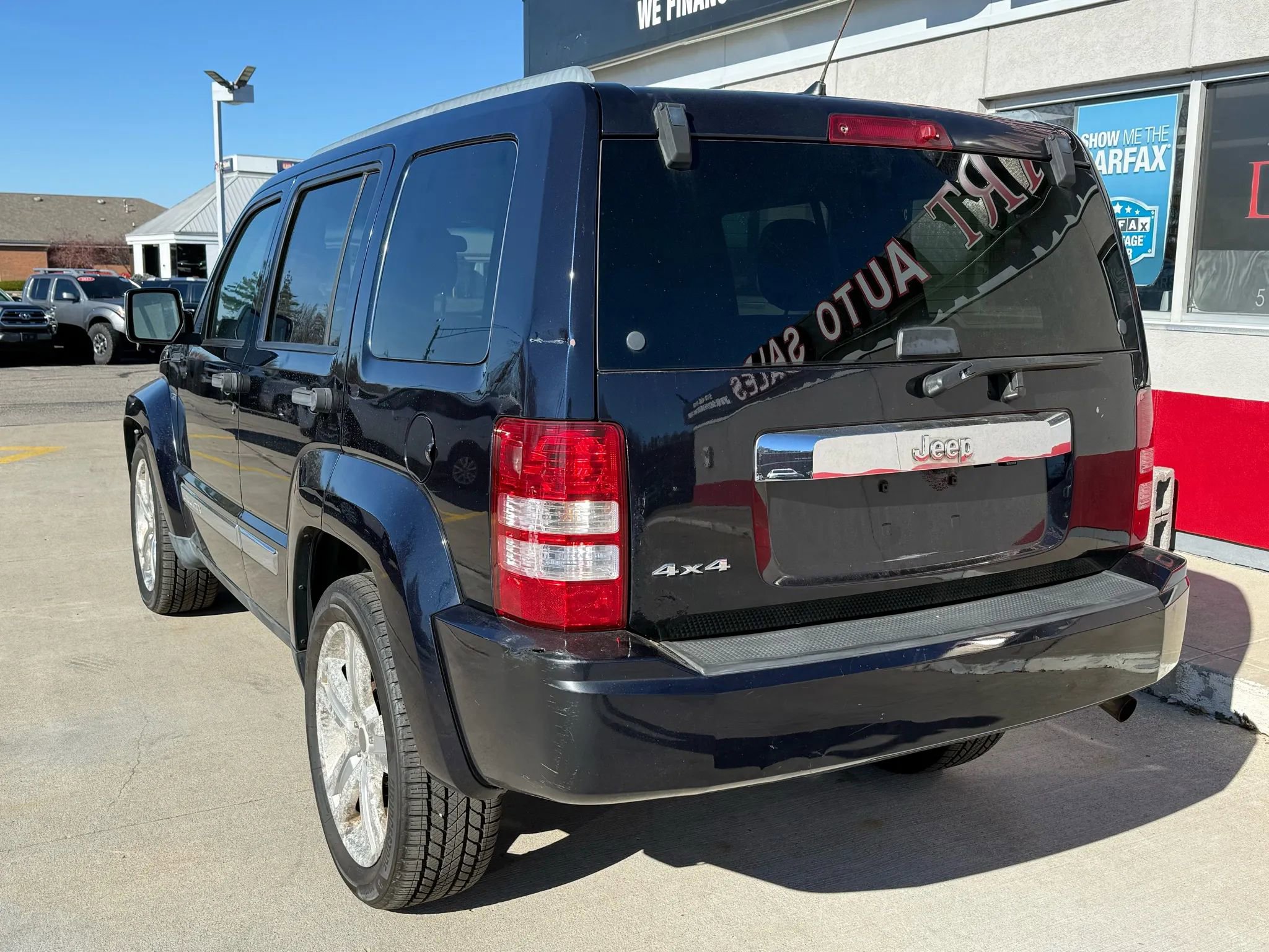 Used 2011 Jeep Liberty Sport image 4