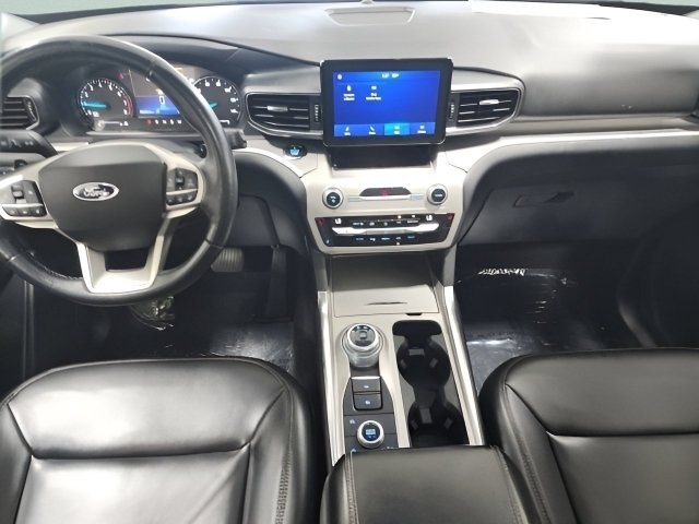 Used 2021 Ford Explorer XLT w/ Equipment Group 202A AWD/4WD image 26