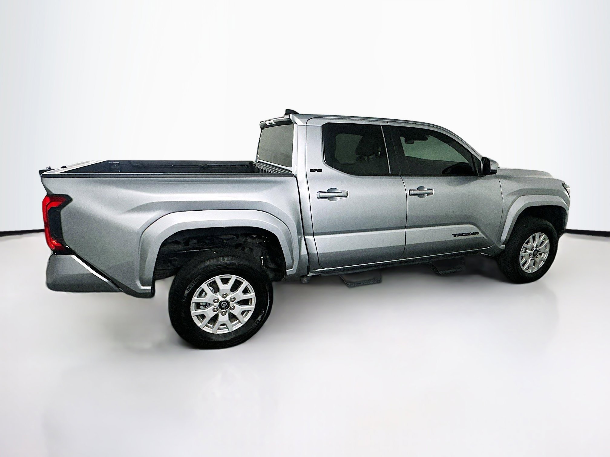 Used 2024 Toyota Tacoma SR5 RWD image 10