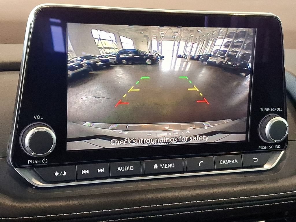 Used 2023 Nissan Rogue SV AWD/4WD image 4
