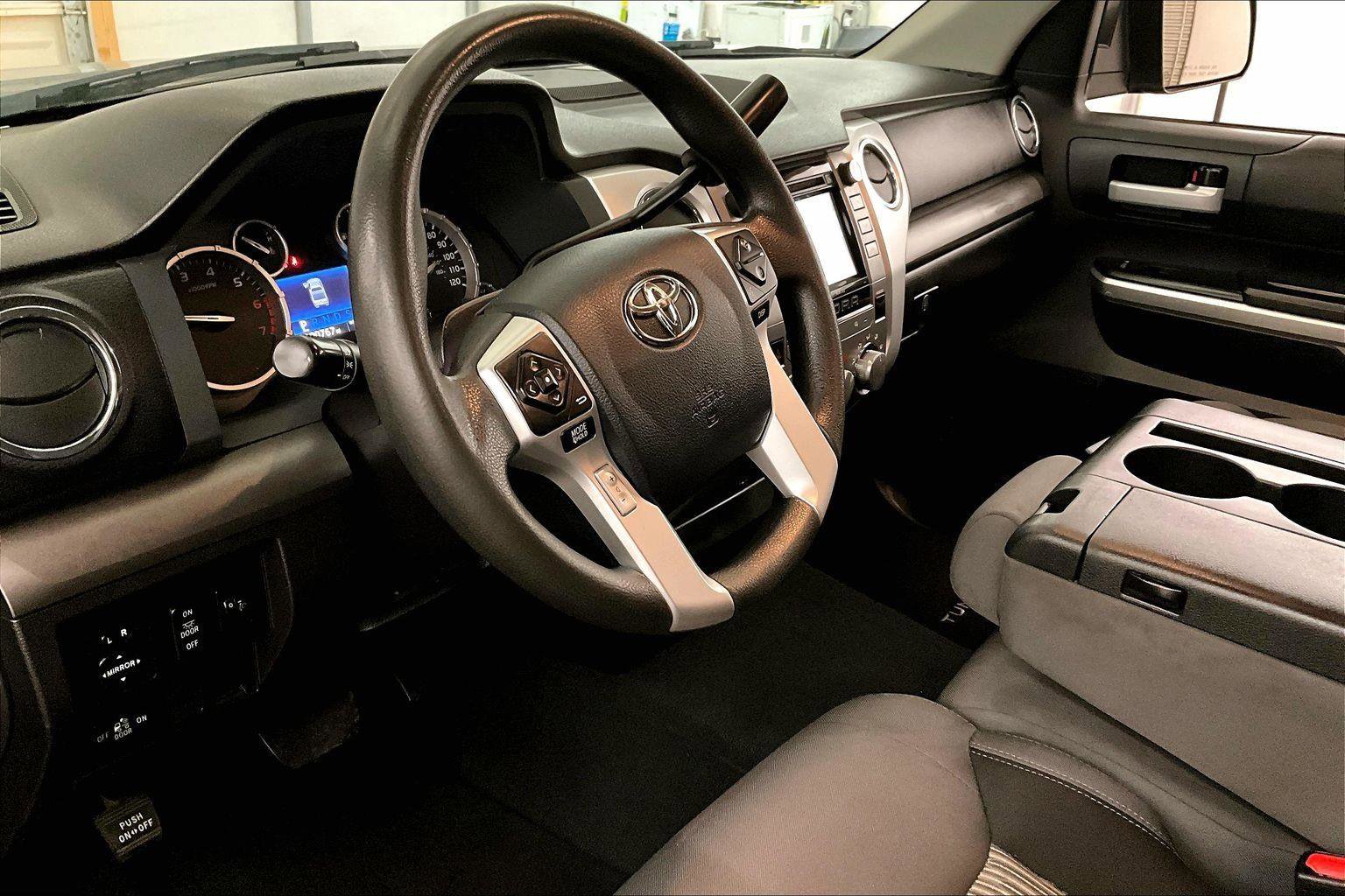 Used 2016 Toyota Tundra SR5 image 12