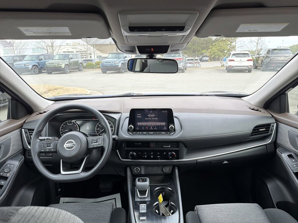 Used 2021 Nissan Rogue S image 19