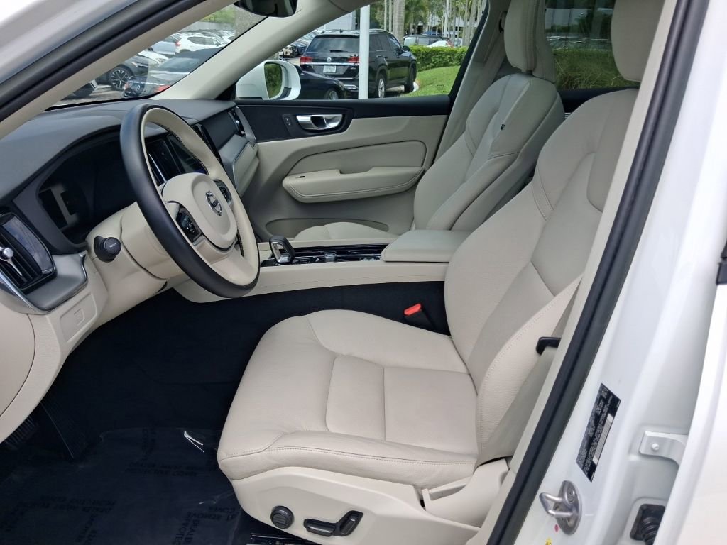 Used 2023 Volvo XC60 B5 Core w/ Protection Package Premier FWD image 14