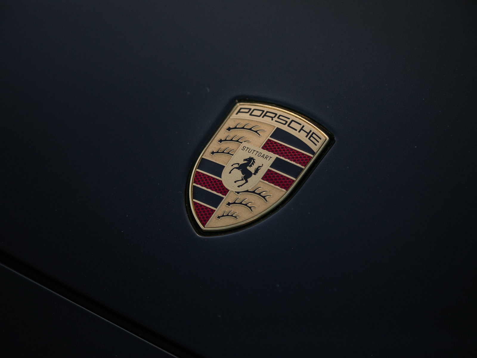 Certified 2025 Porsche Cayenne E-Hybrid Coupe AWD/4WD image 24