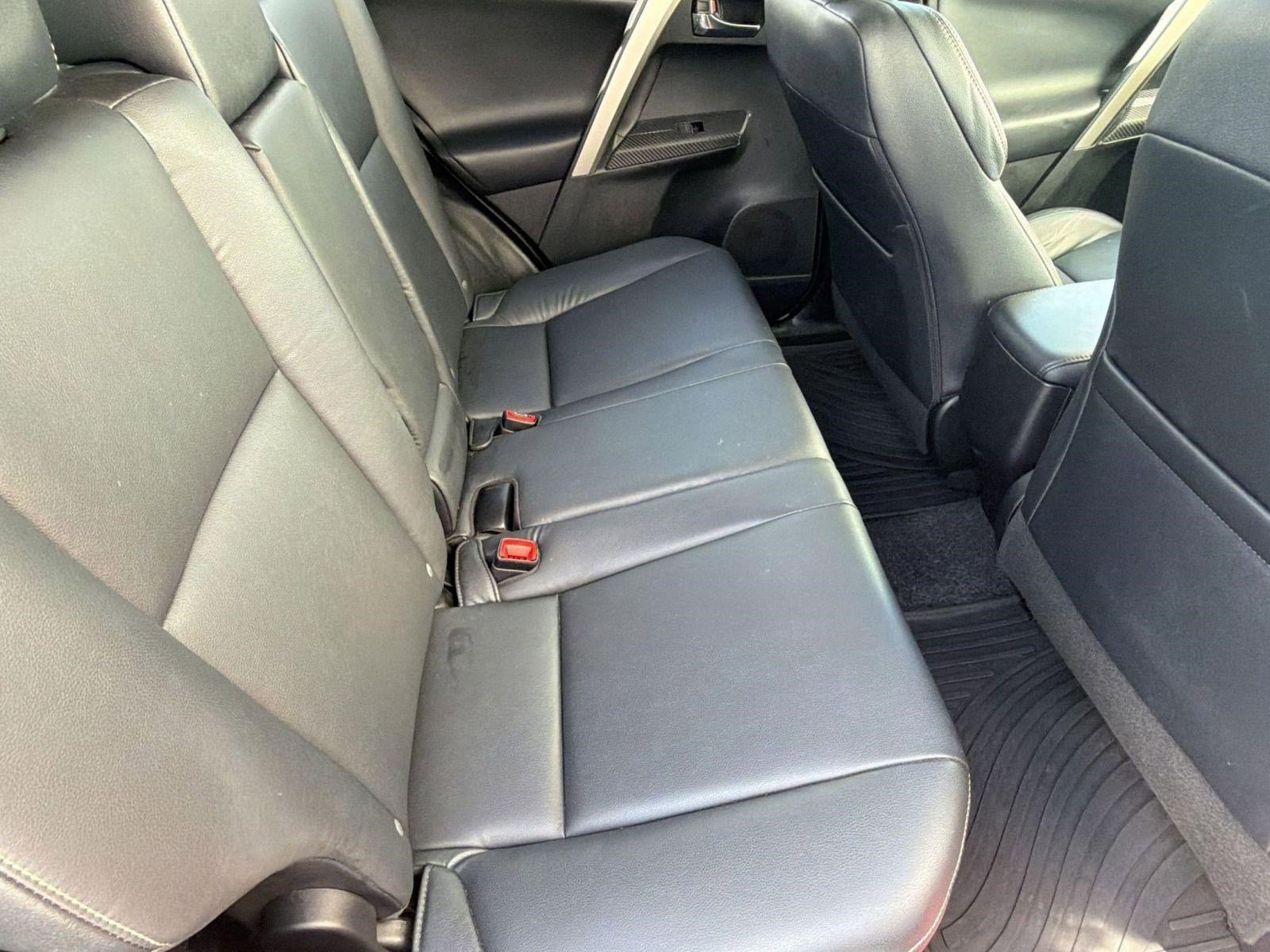 Used 2015 Toyota RAV4 Limited image 33