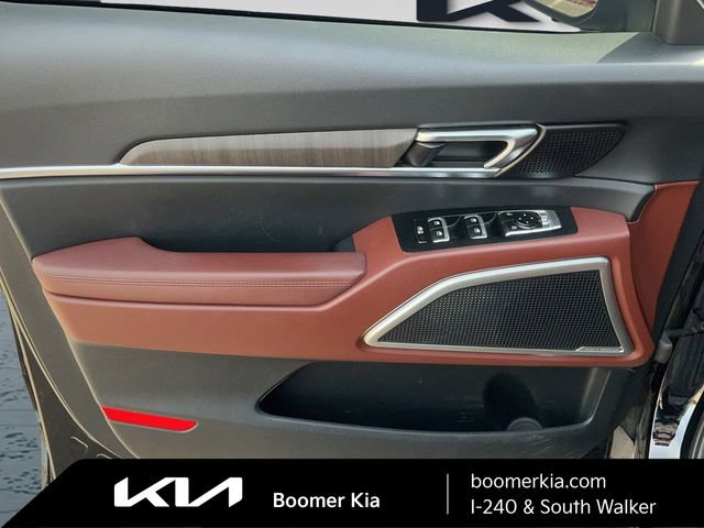 Used 2023 Kia Telluride EX w/ EX Captain's Chair Package image 16