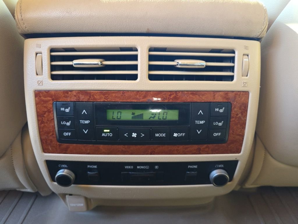 Used 2014 Toyota Land Cruiser image 20
