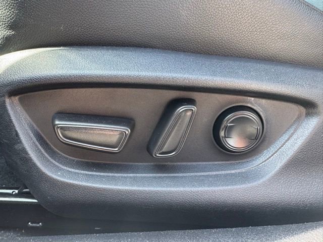 Used 2025 Toyota Camry SE FWD image 14