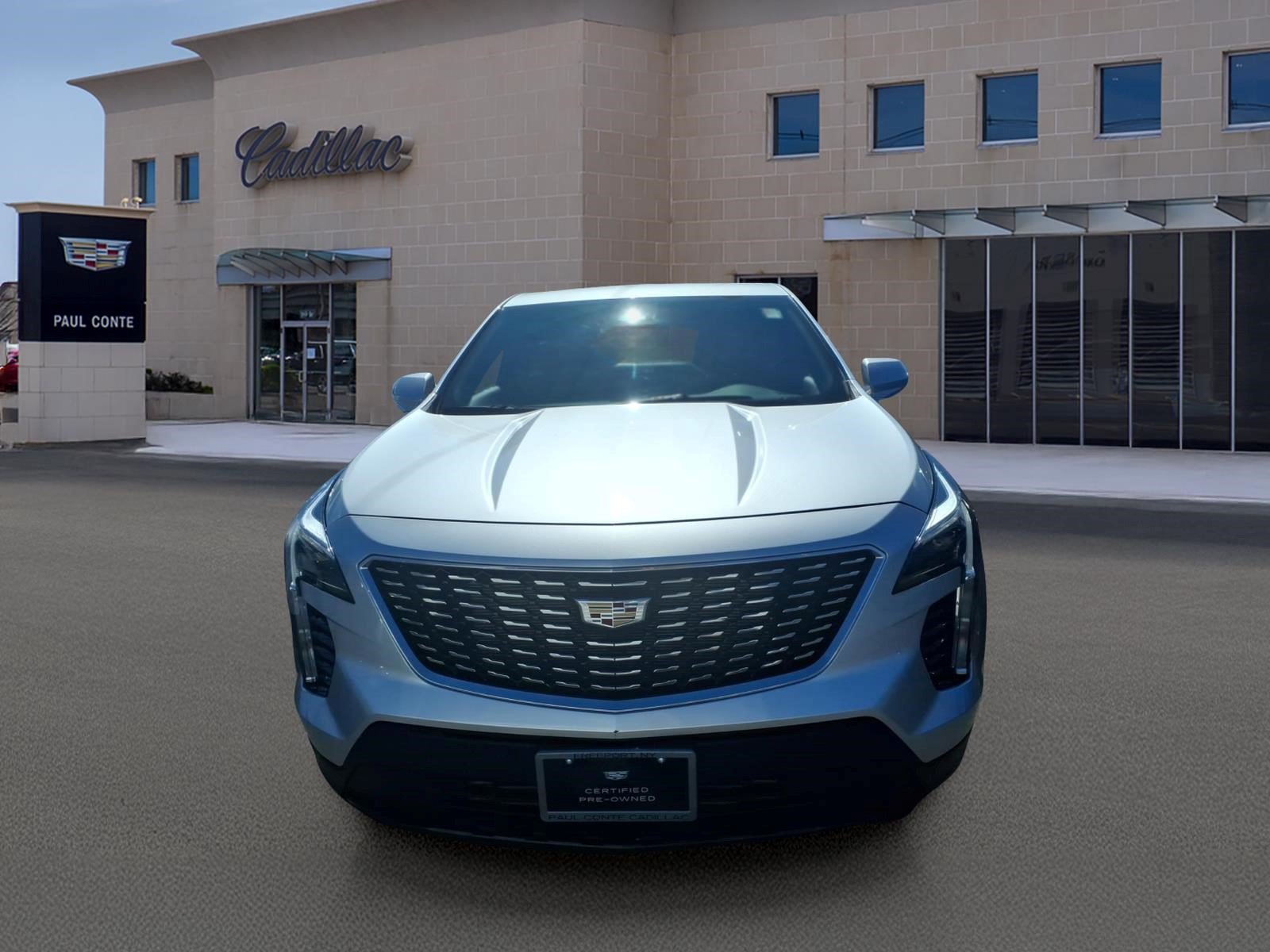 Certified 2023 Cadillac XT4 Luxury w/ Cold Weather Package AWD/4WD image 2