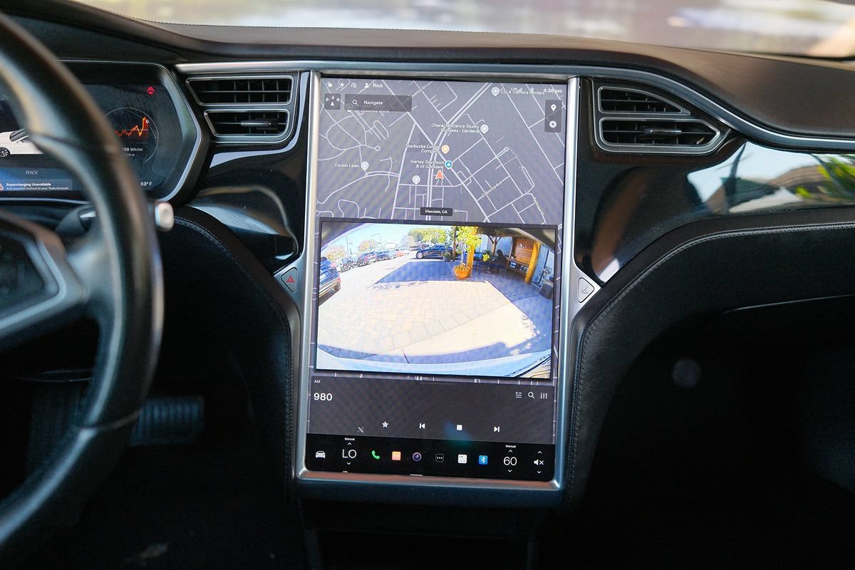 Used 2015 Tesla Model S 70 RWD image 16