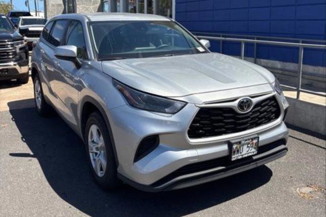 Used 2023 Toyota Highlander Limited image 2