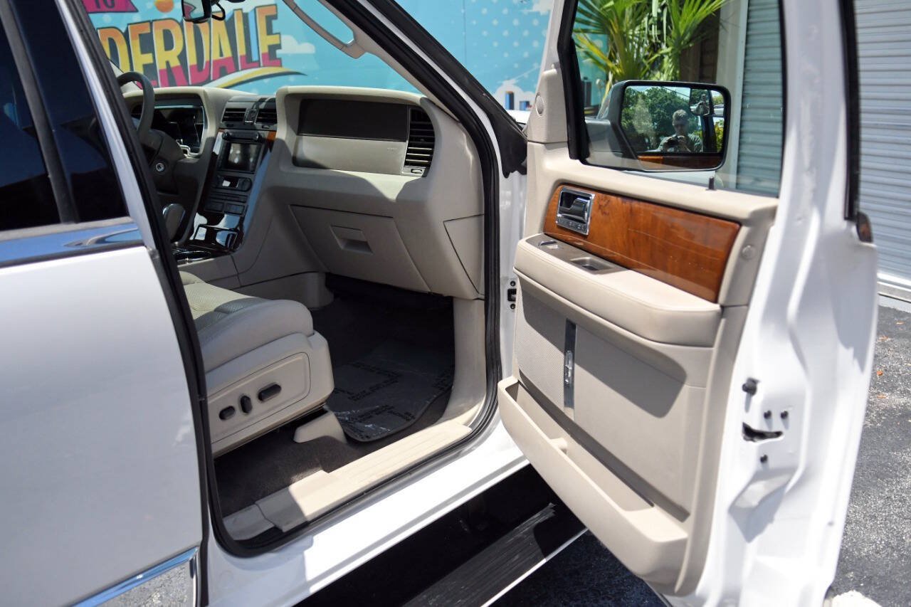Used 2014 Lincoln Navigator L 2WD image 39