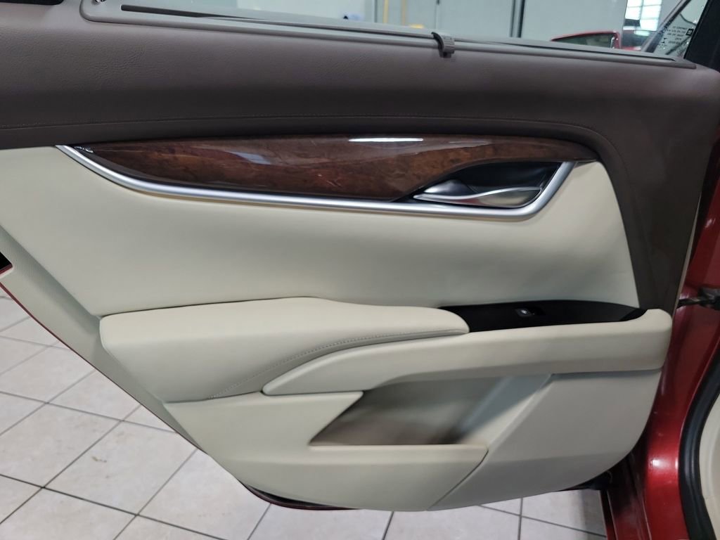 Used 2013 Cadillac XTS Premium image 26