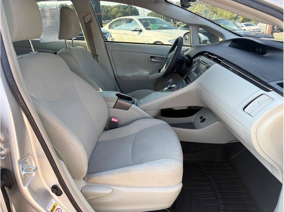 Used 2013 Toyota Prius Two FWD image 12