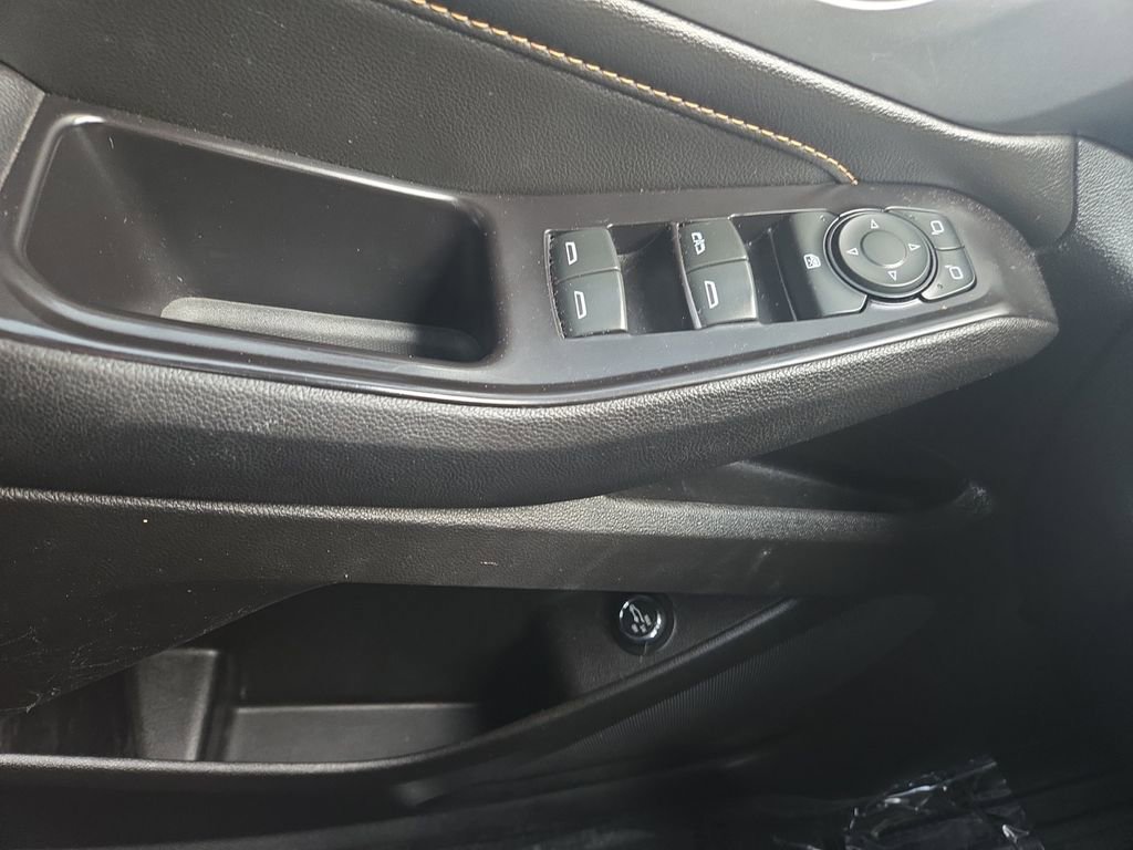 Used 2019 Chevrolet Traverse LT image 22