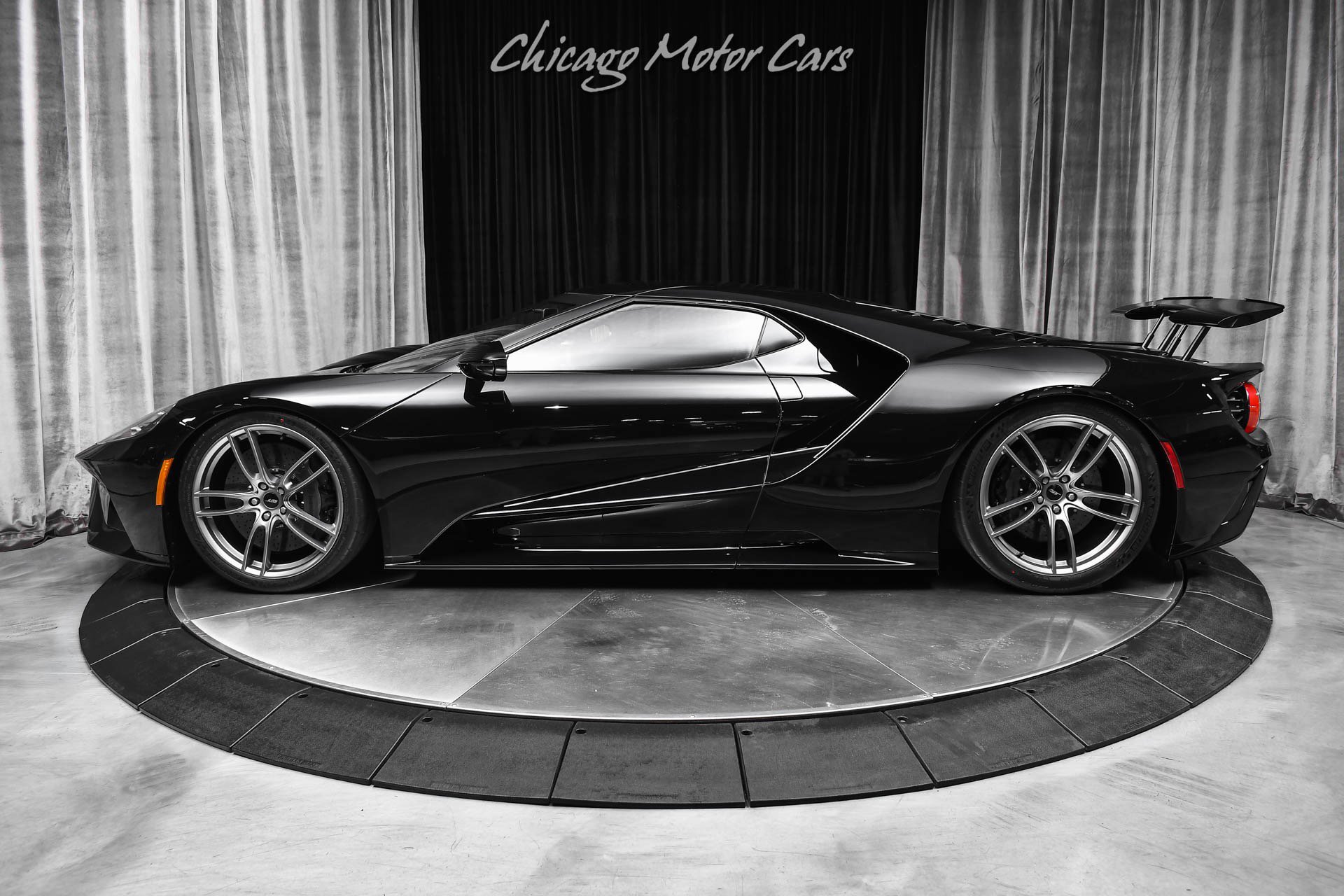 Used 2021 Ford GT RWD image 26