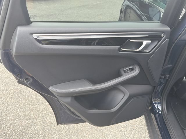 Used 2021 Porsche Macan AWD/4WD image 21