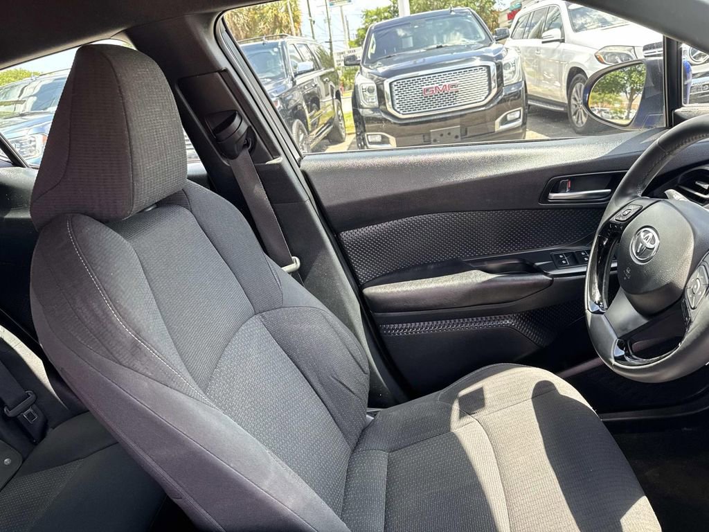 Used 2018 Toyota C-HR XLE image 12