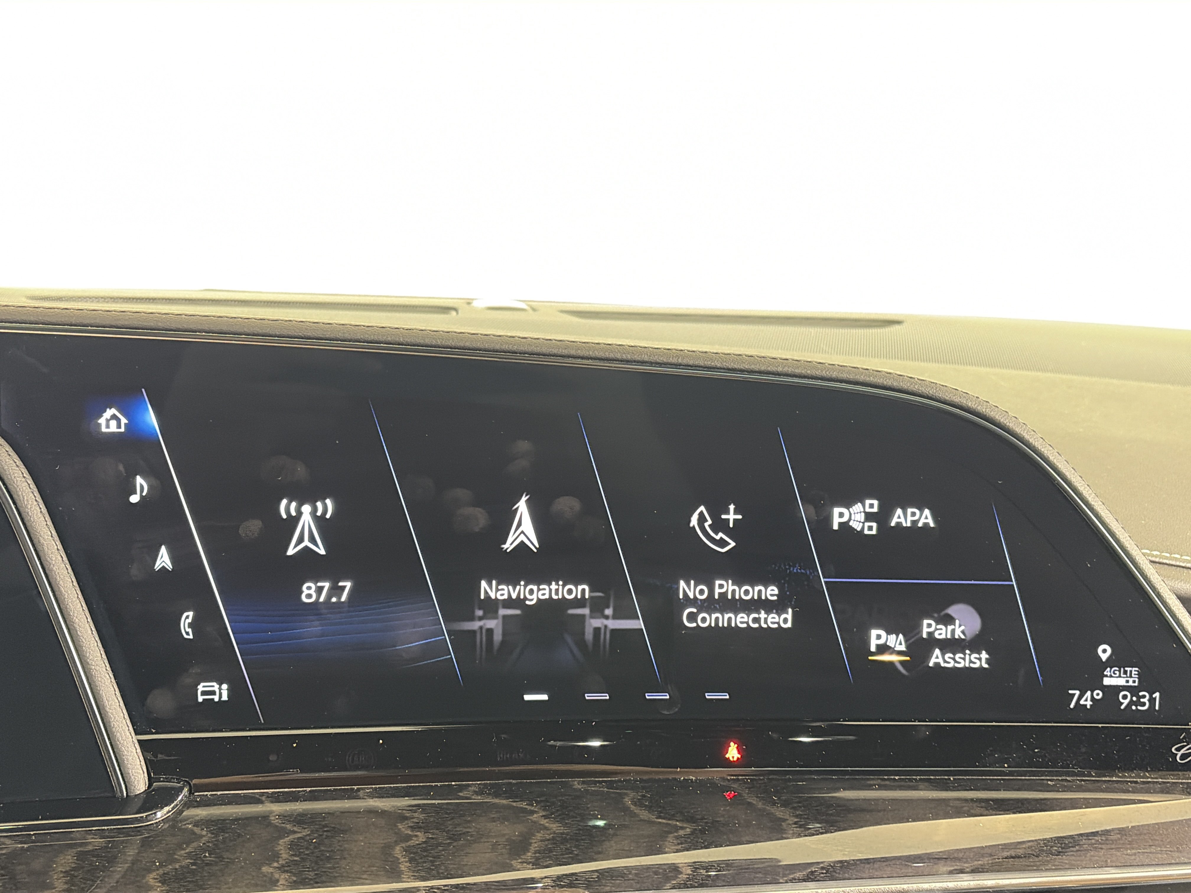 Certified 2023 Cadillac Escalade Premium Luxury w/ Performance Package AWD/4WD image 21