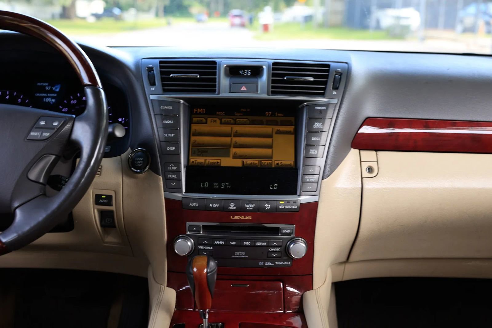 Used 2012 Lexus LS 460 L image 38