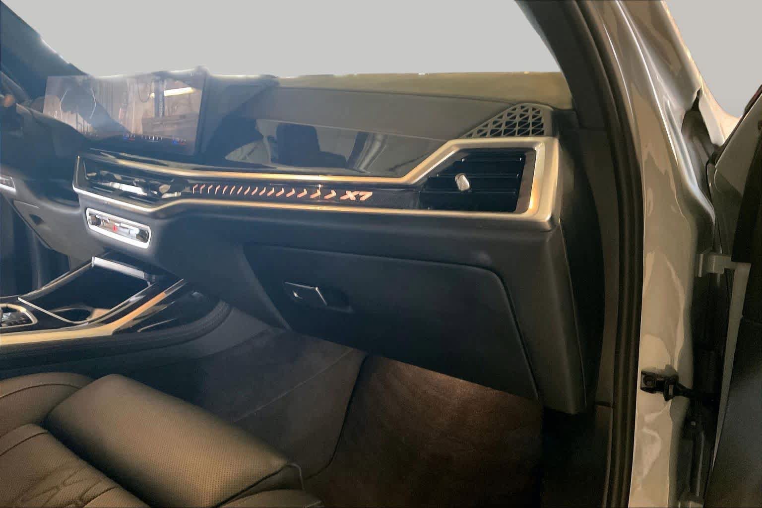 Certified 2024 BMW X7 xDrive40i w/ Executive Package AWD/4WD image 17