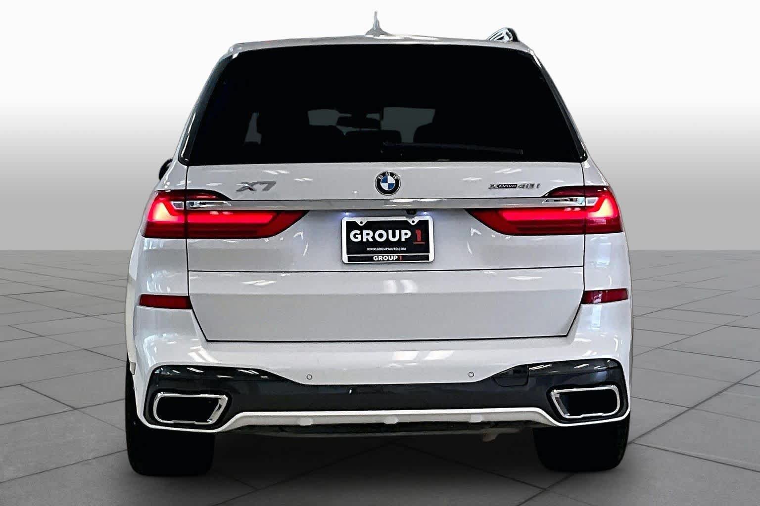 Used 2021 BMW X7 xDrive40i w/ M Sport Package AWD/4WD image 4