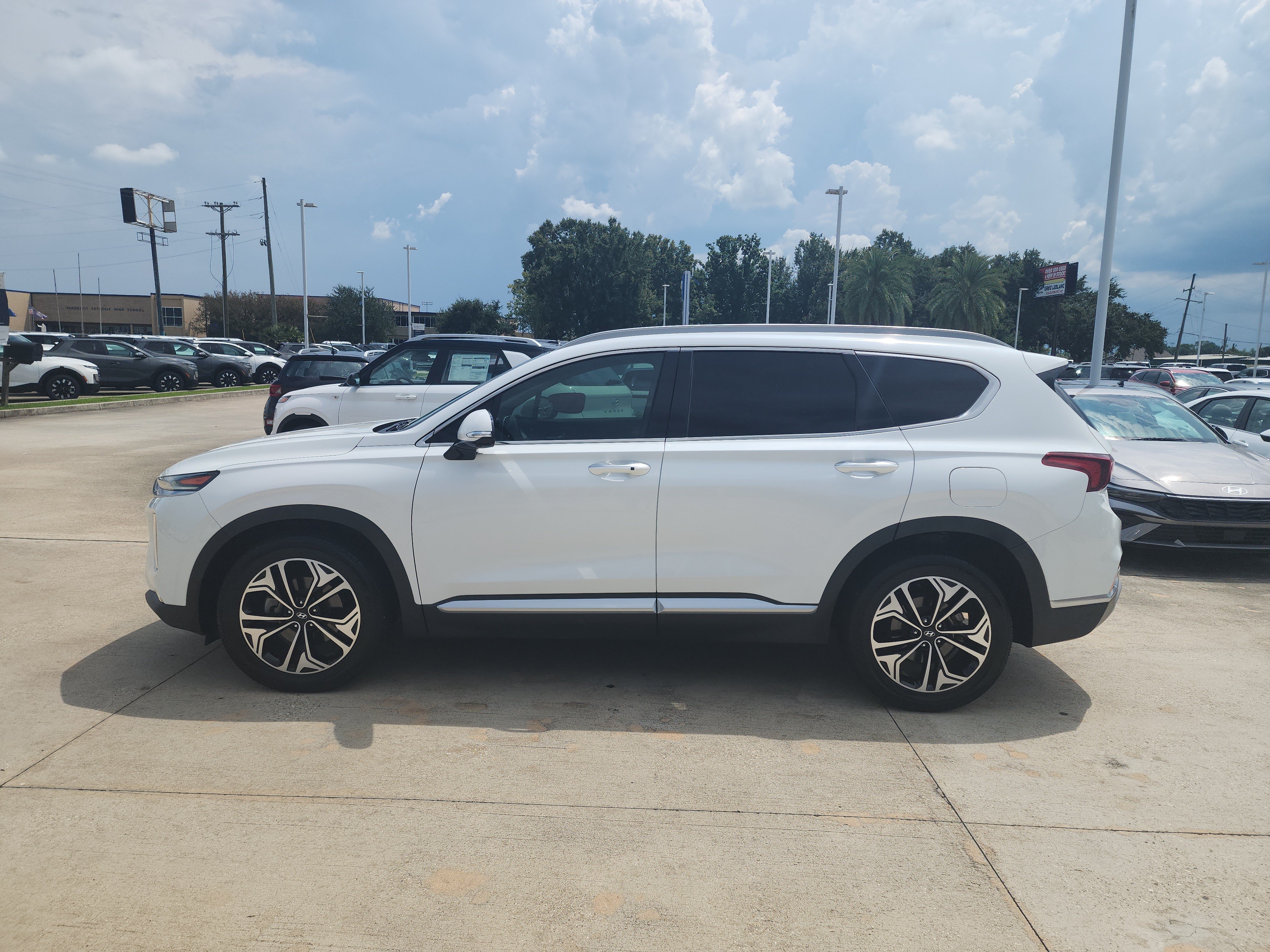 Used 2019 Hyundai Santa Fe FWD image 4