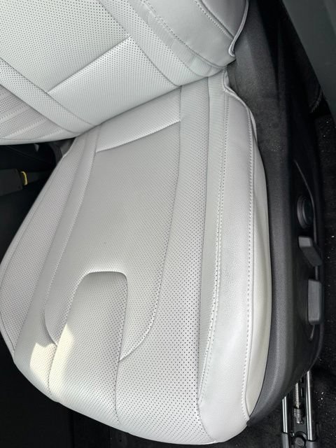 Used 2026 Hyundai Elantra Limited FWD image 32