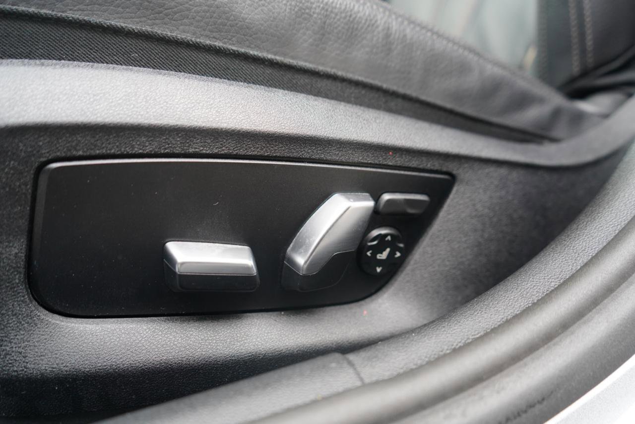 Used 2023 BMW 540i xDrive w/ M Sport Package image 22