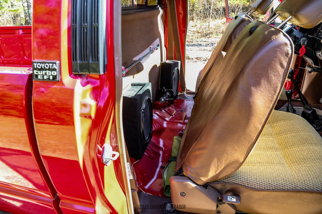 Used 1986 Toyota Pickup 4x4 Regular Cab Turbo image 51