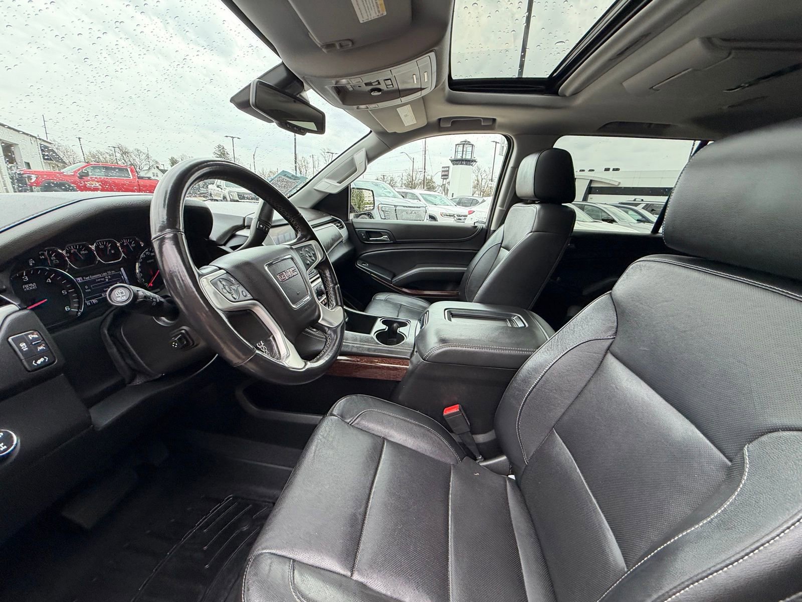 Used 2020 GMC Yukon XL SLT w/ Open Road Package image 4