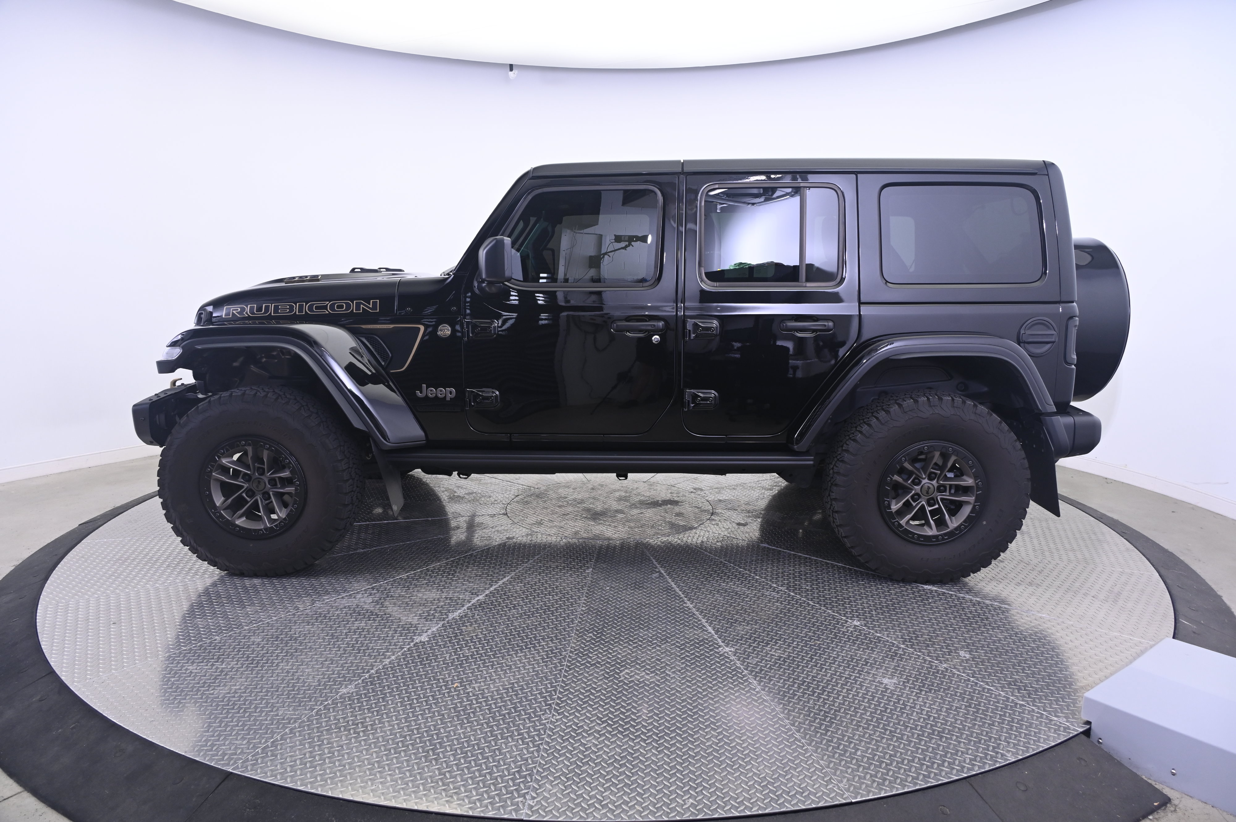 Used 2025 Jeep Wrangler Unlimited Rubicon 392 AWD/4WD image 2