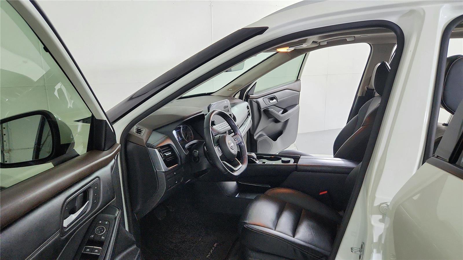 Used 2023 Nissan Rogue SL w/ SL Premium Package AWD/4WD image 9