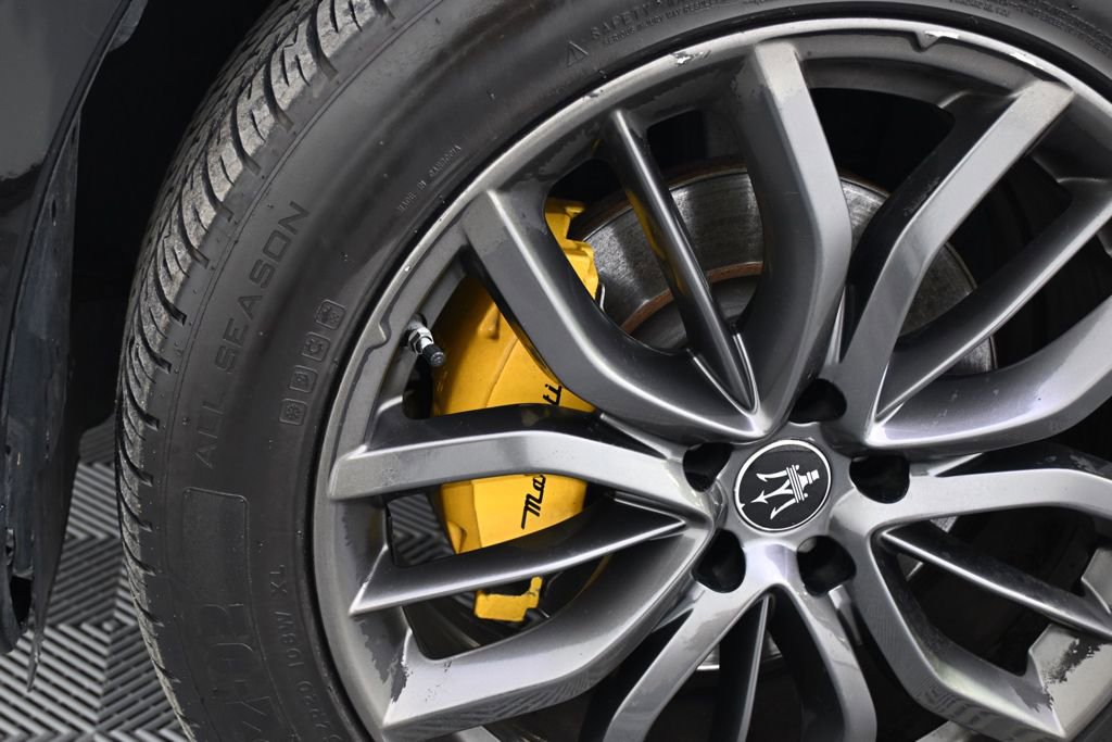 Used 2021 Maserati Levante GranSport image 22