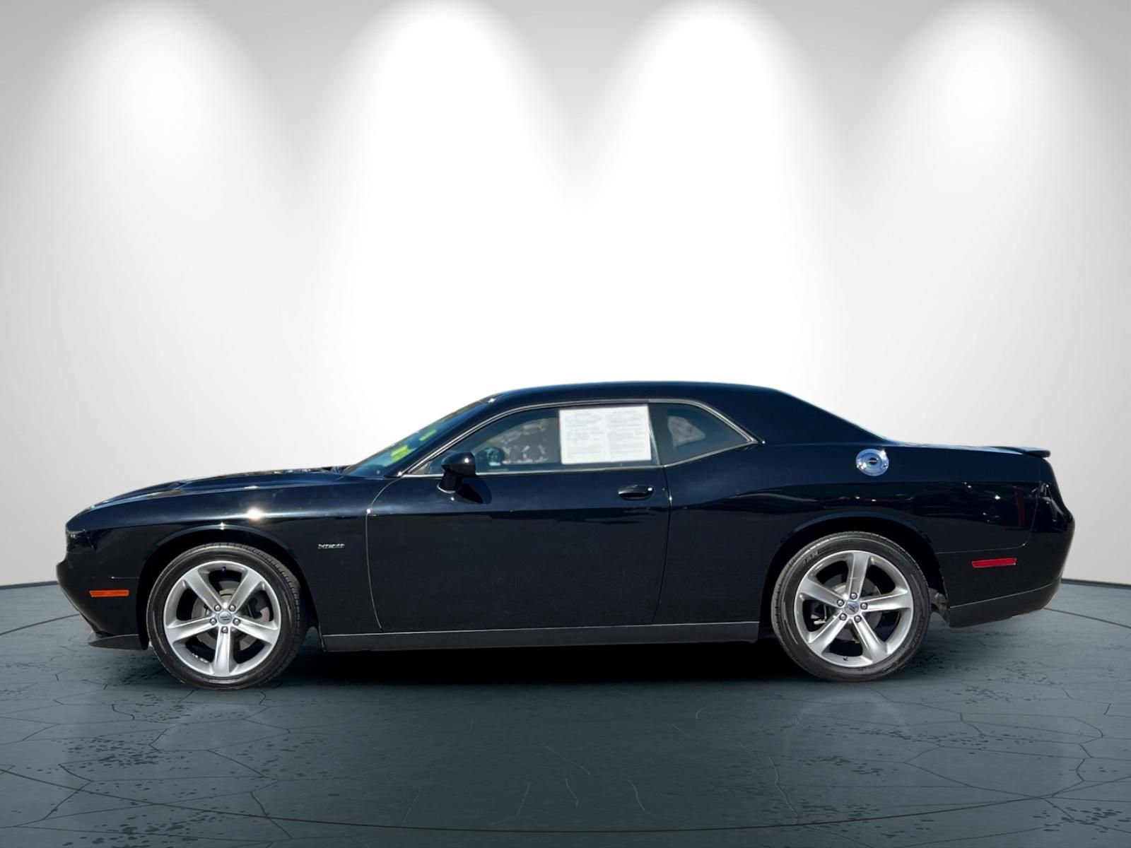 Used 2017 Dodge Challenger R/T image 7