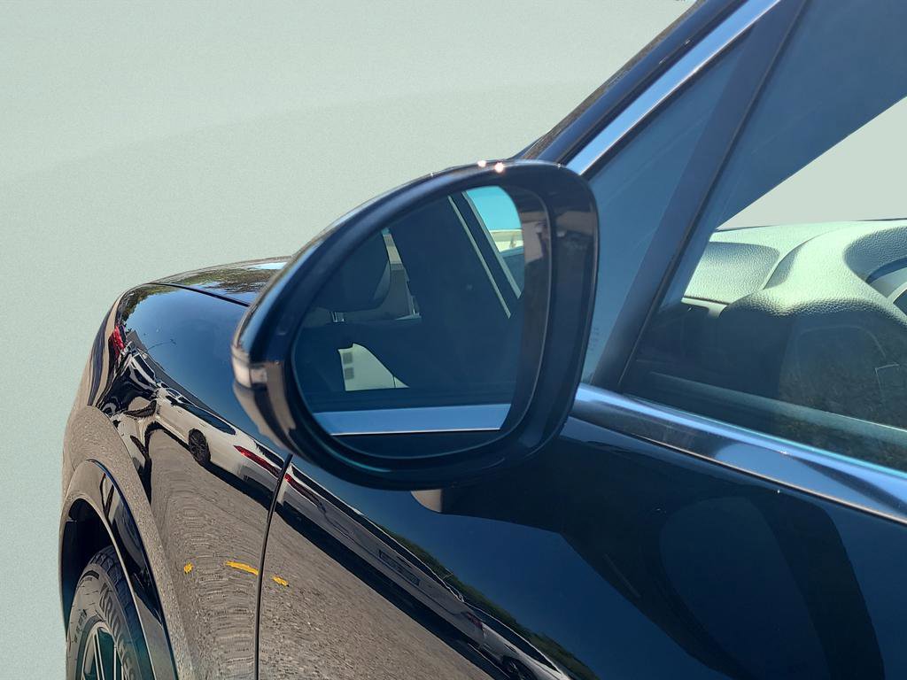 Used 2024 Porsche Cayenne AWD/4WD image 11