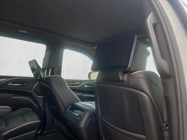 Used 2024 Cadillac Escalade Premium Luxury w/ Performance Package AWD/4WD image 21