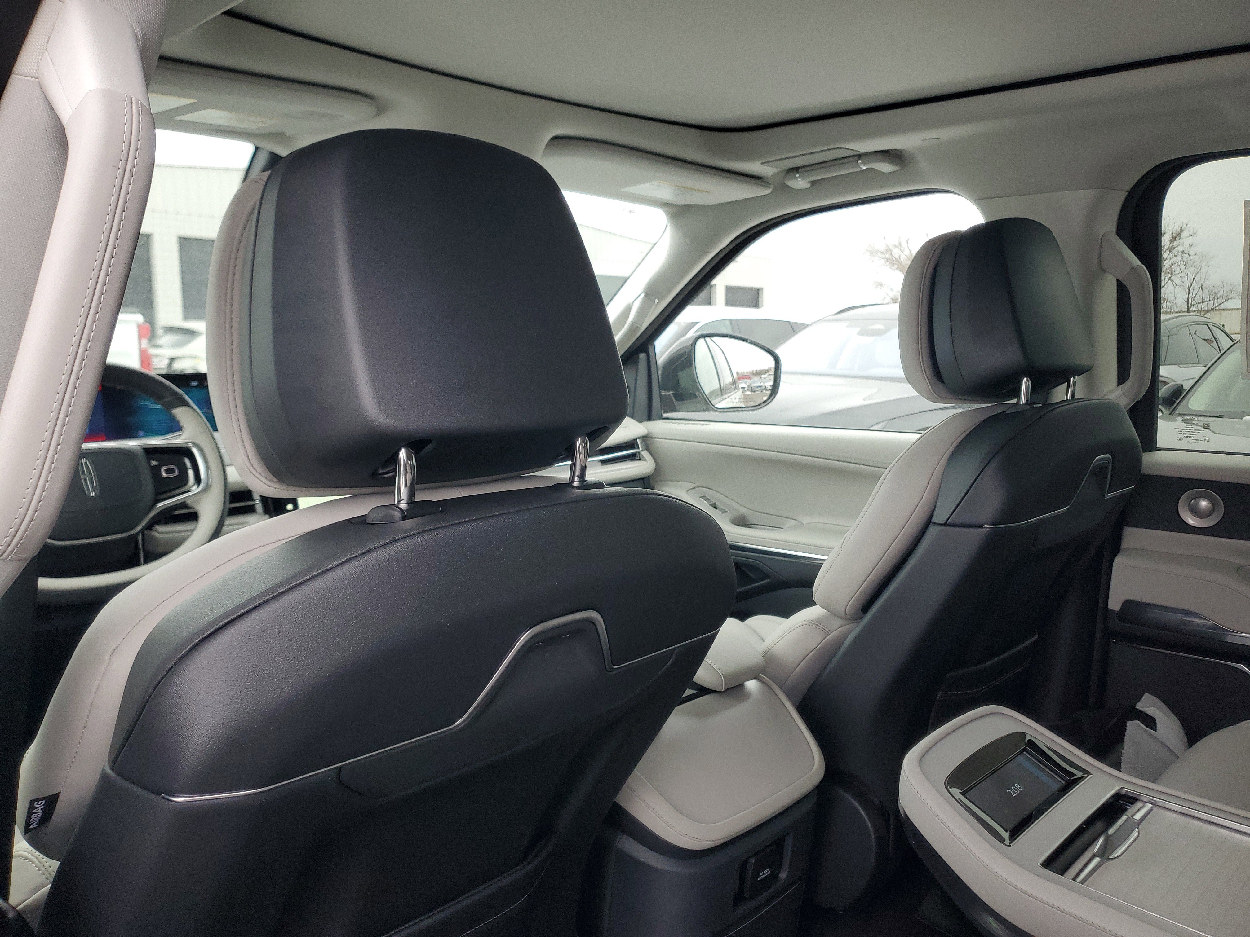 New 2026 Lincoln Navigator Reserve w/ Jet Appearance Package image 28